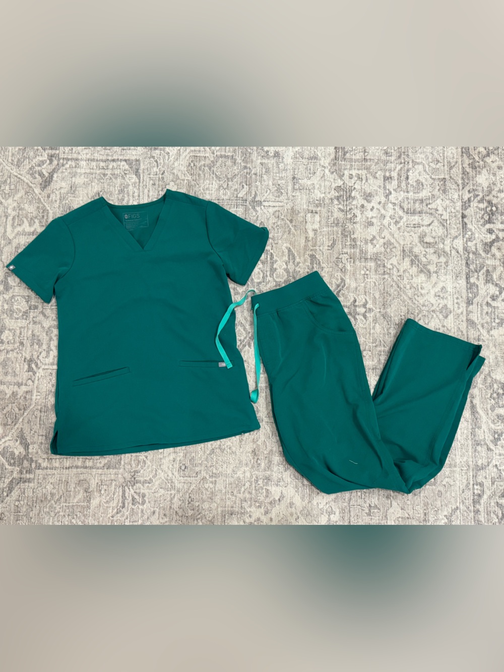 GREEN FIGS SCRUB SET
